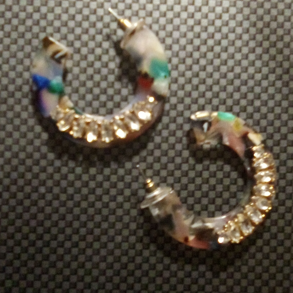 Vintage style earring's very Classy & cute with Diamonds ,✨ 😲💖💖💖💖